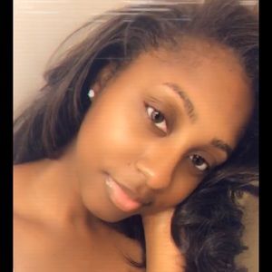 Meet your Posher, Samyra